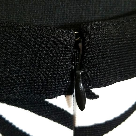 NWOT London Times white and black dress w/ matching belt sz.8 - Picture 6 of 7